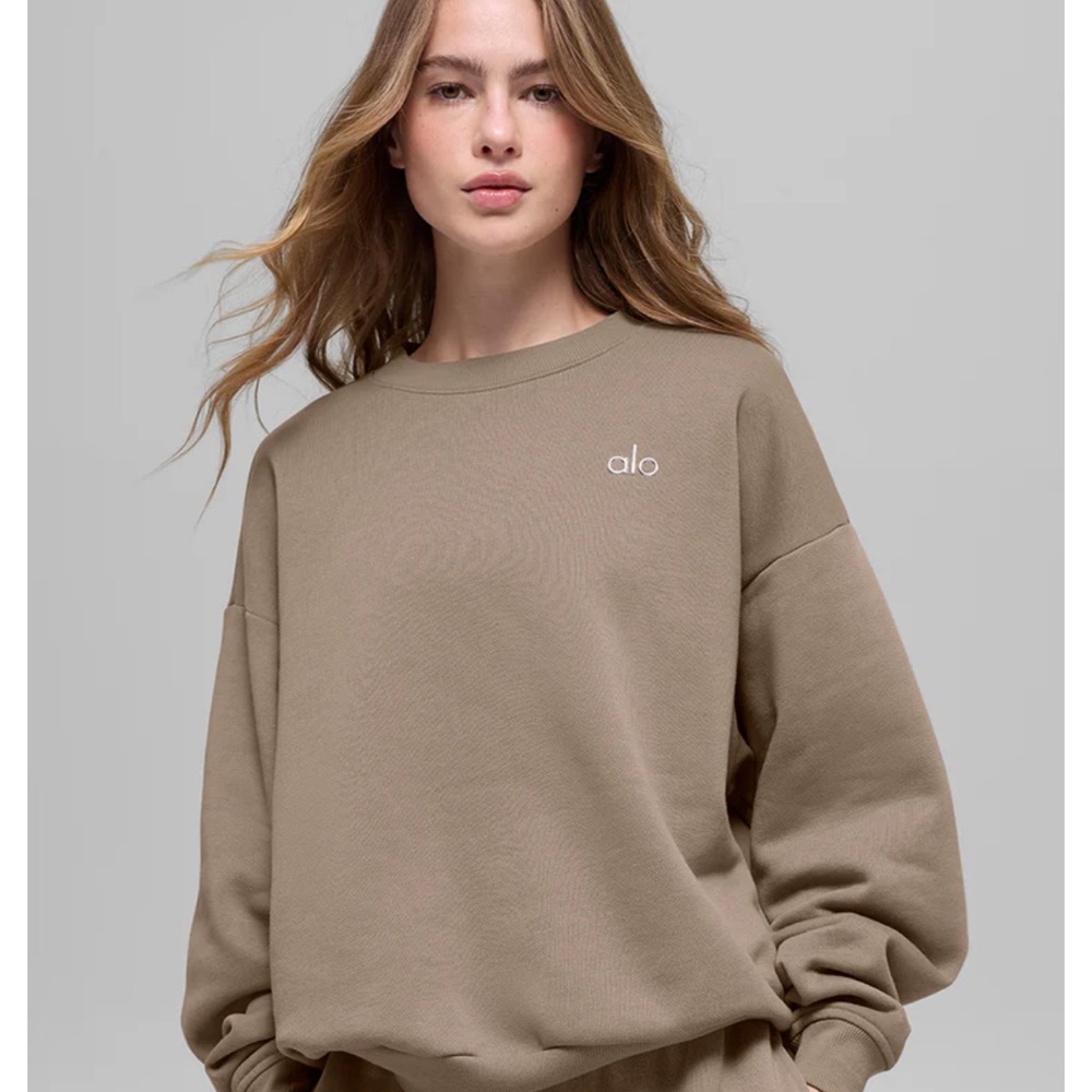 ALO Accolade Crew Neck Pullover